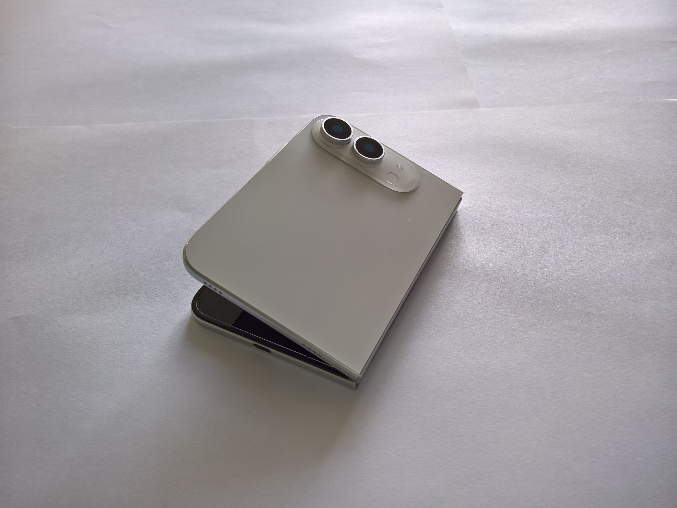 Apple foldable phone